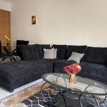 Apartamento T2 Equipado E Aconchegante. Прая Екстериор снимка