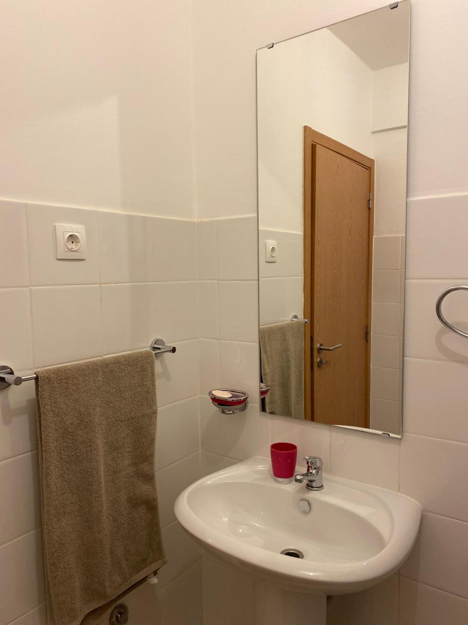 Apartamento T2 Equipado E Aconchegante. Прая Екстериор снимка