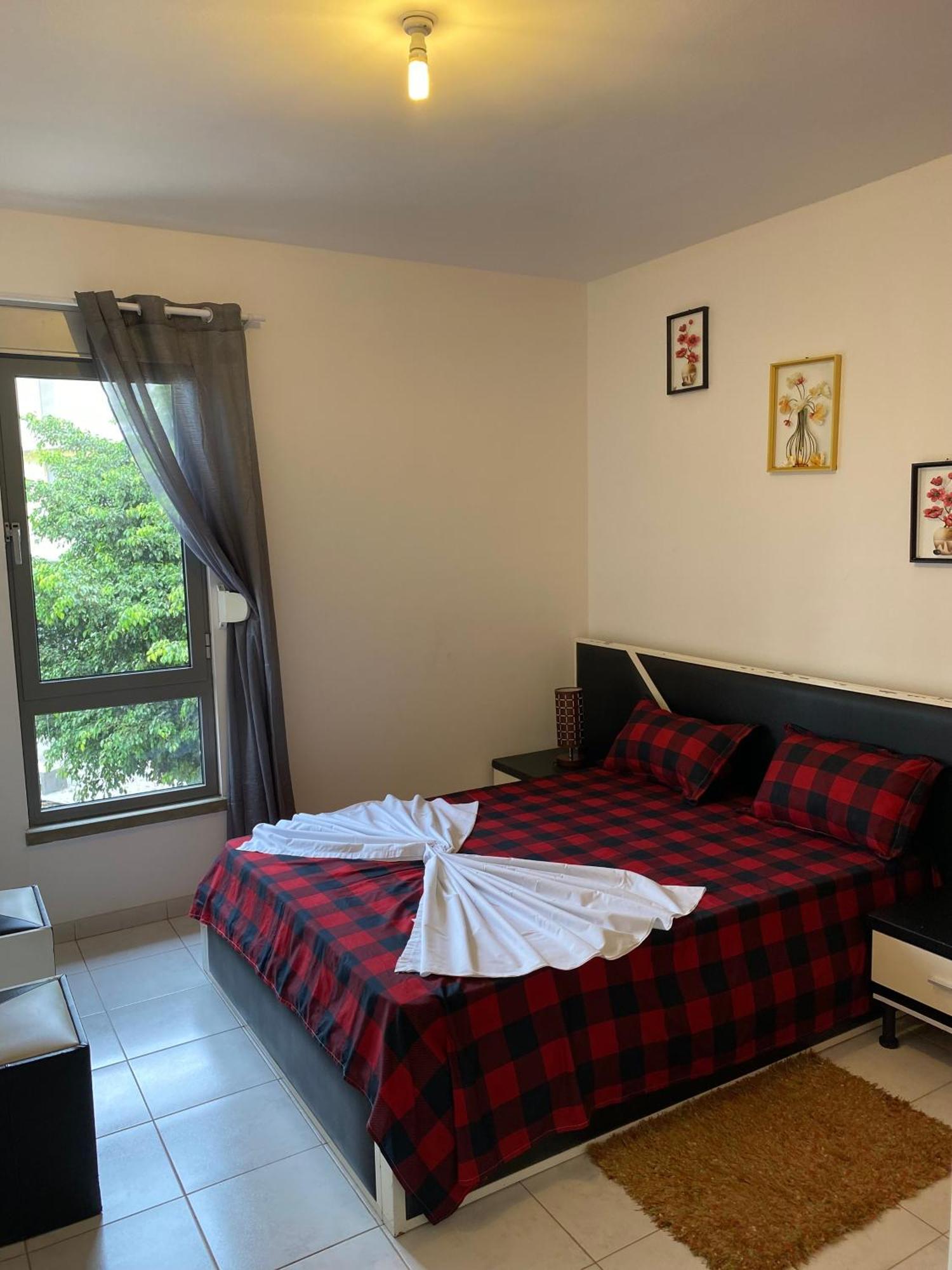 Apartamento T2 Equipado E Aconchegante. Прая Екстериор снимка