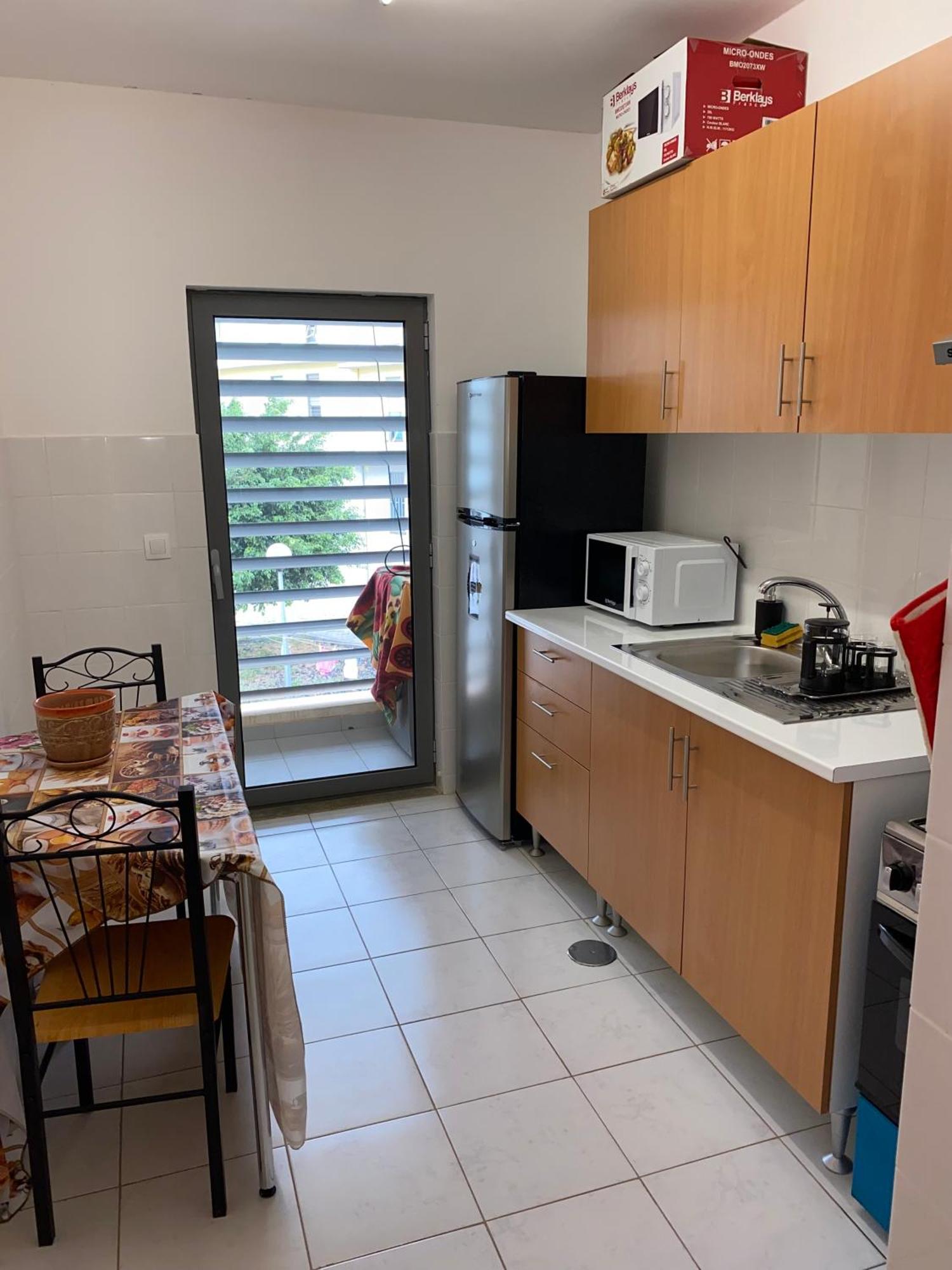 Apartamento T2 Equipado E Aconchegante. Прая Екстериор снимка