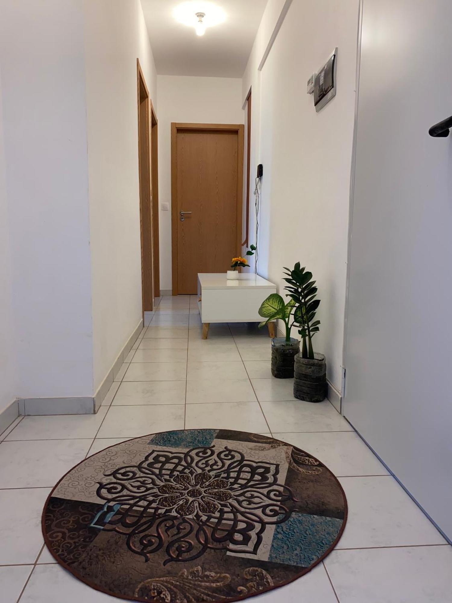 Apartamento T2 Equipado E Aconchegante. Прая Екстериор снимка